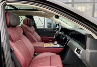 Подержанный автомобиль Hongqi E-HS9 2021 года (27 фото)