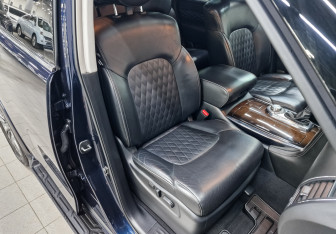Подержанный автомобиль Infiniti QX80 2019 года (24 фото)