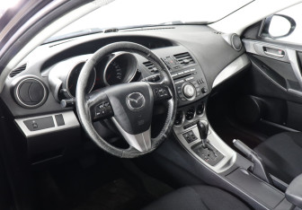 Подержанный автомобиль Mazda 3 Hatchback 2010 года (5 фото)