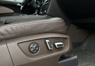 Подержанный автомобиль Audi Q7 2014 года (26 фото)