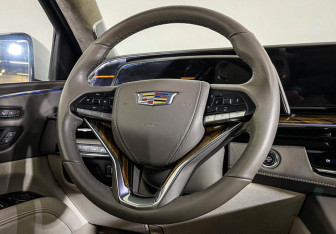 Подержанный автомобиль Cadillac Escalade Suv 2021 года (15 фото)