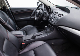 Подержанный автомобиль Mazda 3 Sedan 2012 года (9 фото)