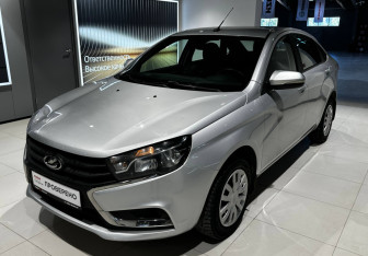 Подержанный автомобиль LADA (ВАЗ) Vesta Sedan 2018 года (2 фото)