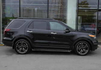 Подержанный автомобиль Ford Explorer 2014 года (4 фото)