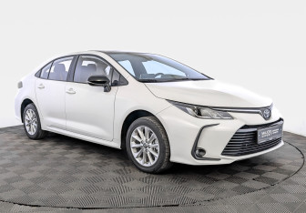 Подержанный автомобиль Toyota Corolla Sedan 2022 года (3 фото)