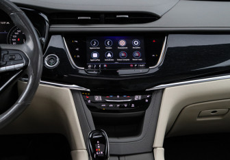 Подержанный автомобиль Cadillac XT6 2021 года (13 фото)