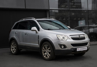 Подержанный автомобиль Opel Antara 2013 года (3 фото)