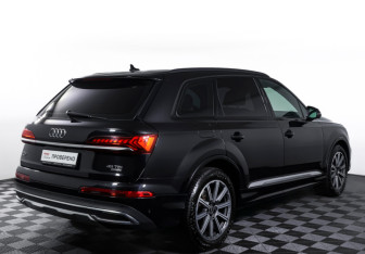 Подержанный автомобиль Audi Q7 2021 года (5 фото)