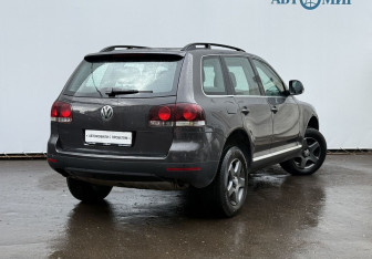 Подержанный автомобиль Volkswagen Touareg 2009 года (5 фото)