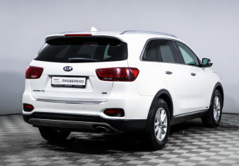 Подержанный автомобиль Kia Sorento 2018 года (5 фото)