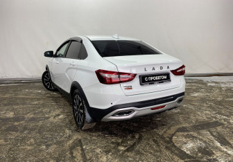 Подержанный автомобиль LADA (ВАЗ) Vesta Sedan 2023 года (6 фото)