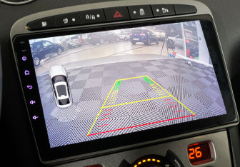 Подержанный автомобиль Peugeot 308 Hatchback 2012 года (14 фото)