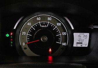 Подержанный автомобиль Honda N-WGN 2016 года (16 фото)