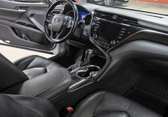 Подержанный автомобиль Toyota Camry Sedan 2020 года (11 фото)