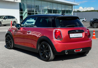 Подержанный автомобиль MINI Hatch 2020 года (7 фото)