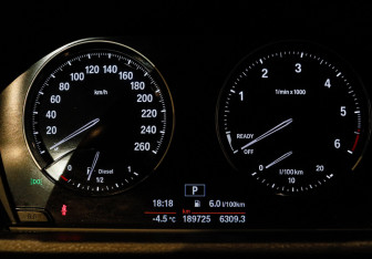 Подержанный автомобиль BMW X1 2018 года (21 фото)