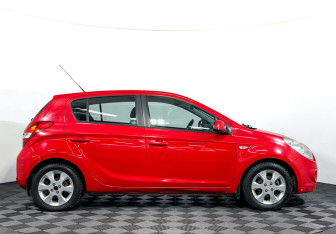 Подержанный автомобиль Hyundai i20 2009 года (4 фото)