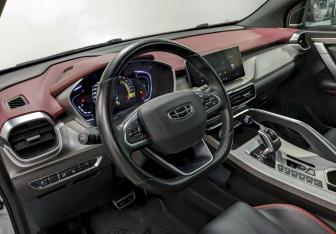 Подержанный автомобиль Geely Coolray 2021 года (13 фото)