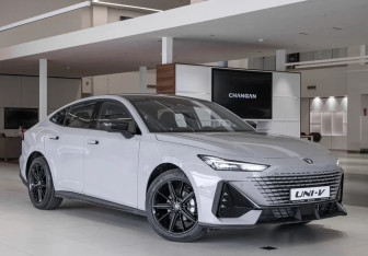 Новый Changan UNI-V 2024 (3 фото)