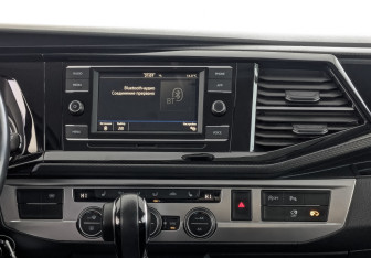 Подержанный автомобиль Volkswagen Multivan 2021 года (17 фото)