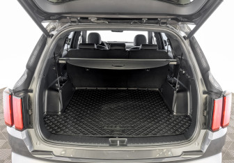 Подержанный автомобиль Kia Sorento 2022 года (10 фото)