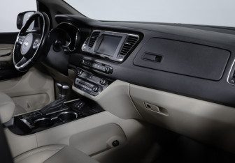 Подержанный автомобиль Kia Carnival 2019 года (9 фото)