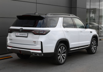 Подержанный автомобиль Changan CS95 2023 года (5 фото)