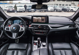 Подержанный автомобиль BMW M5 Sedan 2020 года (22 фото)