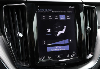 Подержанный автомобиль Volvo XC60 2019 года (20 фото)