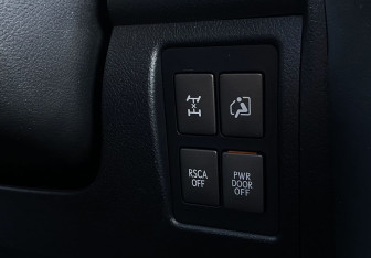 Подержанный автомобиль Lexus LX 2014 года (20 фото)