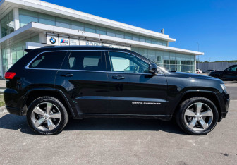 Подержанный автомобиль Jeep Grand Cherokee 2014 года (7 фото)