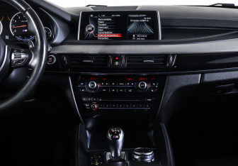 Подержанный автомобиль BMW X5 M 2015 года (14 фото)