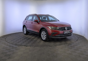 Подержанный автомобиль Volkswagen Tiguan 2021 года (3 фото)