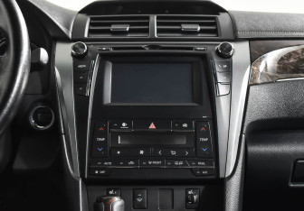 Подержанный автомобиль Toyota Camry Sedan 2017 года (13 фото)