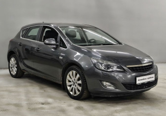 Подержанный автомобиль Opel Astra Hatchback 2011 года (3 фото)