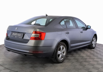 Подержанный автомобиль Skoda Octavia Liftback 2018 года (5 фото)