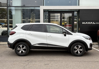 Подержанный автомобиль Renault Kaptur 2021 года (4 фото)