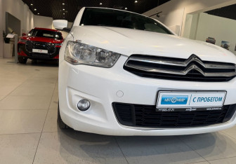 Подержанный автомобиль Citroen C-Elysee 2013 года (9 фото)