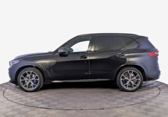 Подержанный автомобиль BMW X5 2021 года (8 фото)