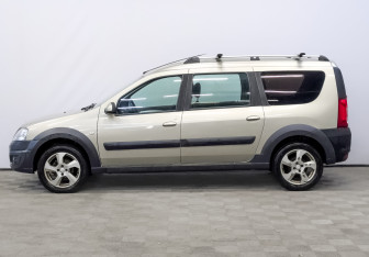 Подержанный автомобиль LADA (ВАЗ) Largus Wagon 2019 года (8 фото)