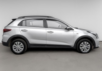 Подержанный автомобиль Kia Rio Hatchback 2021 года (4 фото)