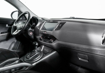 Подержанный автомобиль Kia Sportage 2012 года (8 фото)