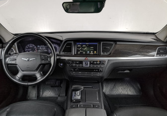 Подержанный автомобиль Genesis G80 2019 года (14 фото)