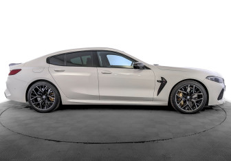 Подержанный автомобиль BMW M8 Sedan 2021 года (5 фото)