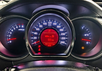 Подержанный автомобиль Kia Ceed Hatchback 2016 года (13 фото)