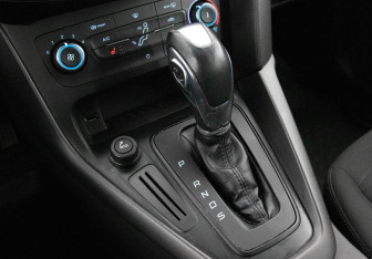 Подержанный автомобиль Ford Focus Hatchback 2015 года (10 фото)