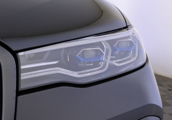 Подержанный автомобиль BMW X7 2021 года (11 фото)