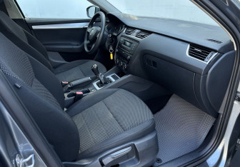 Подержанный автомобиль Skoda Octavia Liftback 2013 года (13 фото)