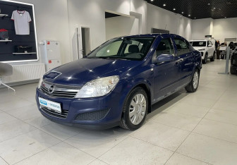 Подержанный автомобиль Opel Astra Sedan 2008 года (1 фото)