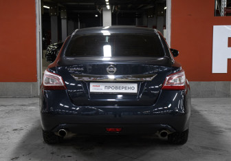 Подержанный автомобиль Nissan Teana 2014 года (6 фото)